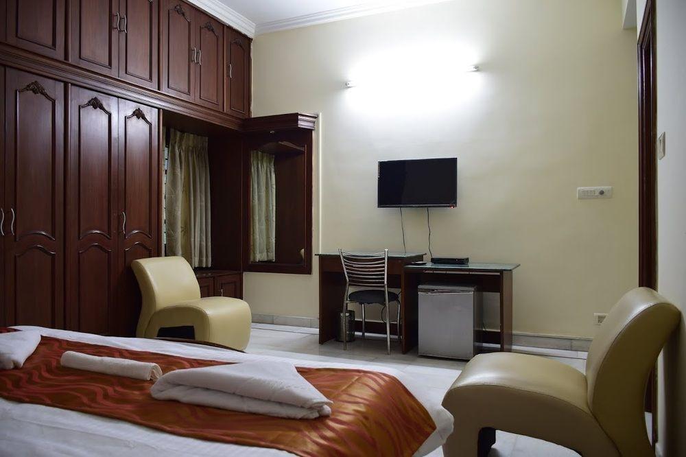 Hotel Alpine Glow Residency Crest Hyderabad Exterior foto