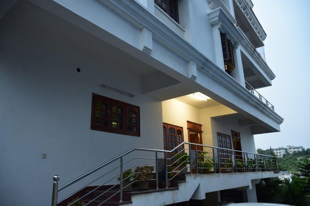 Hotel Alpine Glow Residency Crest Hyderabad Exterior foto
