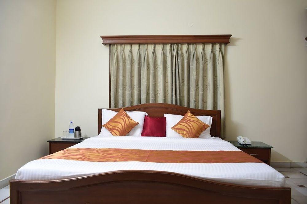 Hotel Alpine Glow Residency Crest Hyderabad Exterior foto